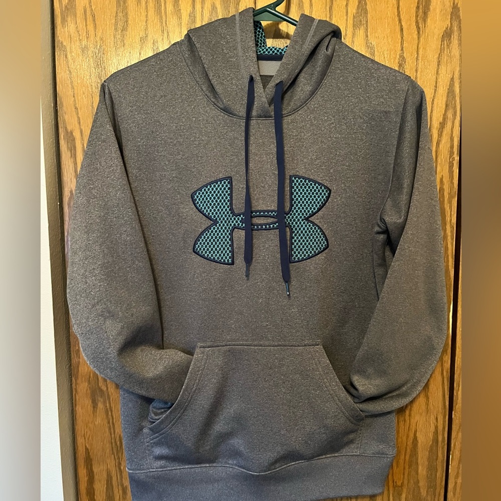 Under Armour hooded hoodie sweatshirt in Dark Gray with Blue lining. Size small